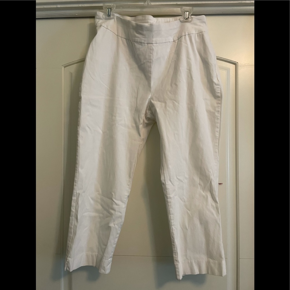 Chico’s So Slimming crop pants